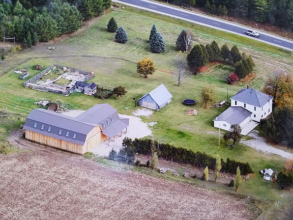 3rd image of 4074 W 634th Hwy