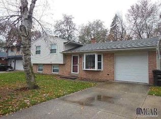 7377 Colonial Dr, Lambertville, MI 48144