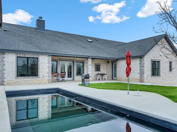 292 Oak Ridge Trail, Kingsland, TX 78639