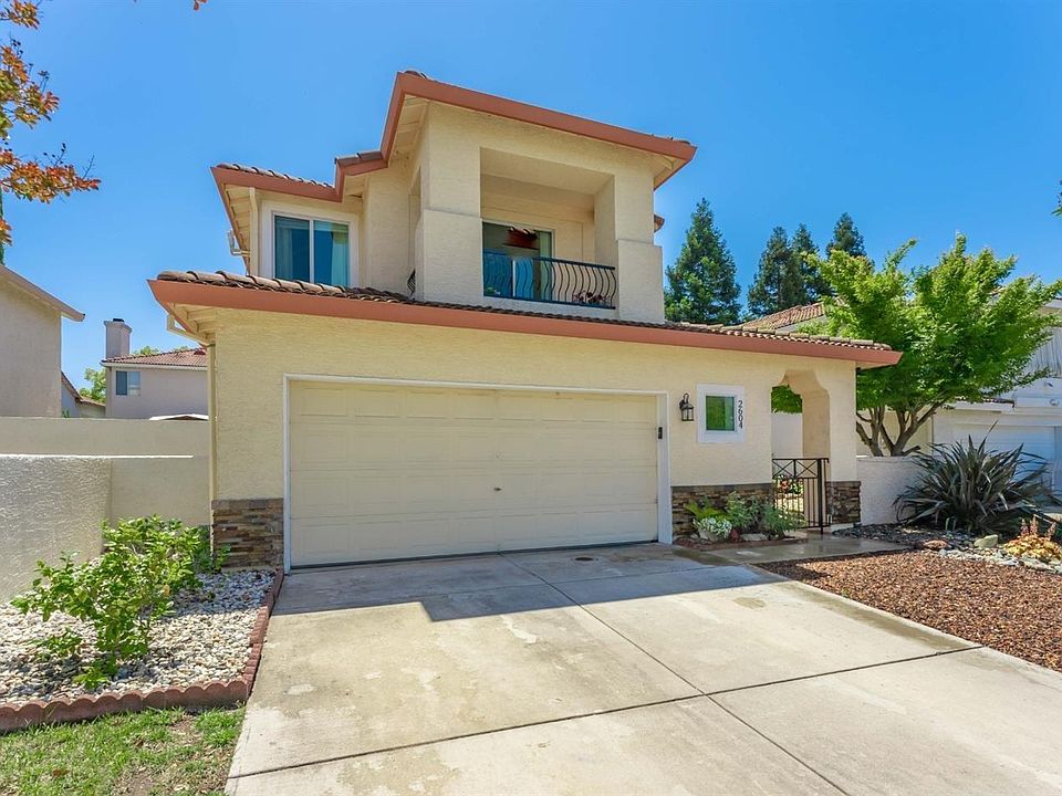 2nd image of 2604 Catalina Ct