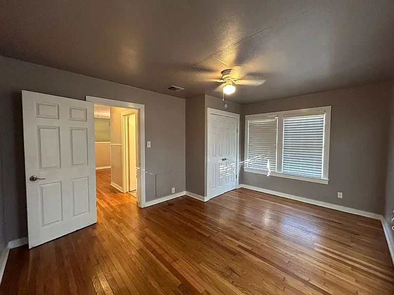 893 Pine St — Photo 16