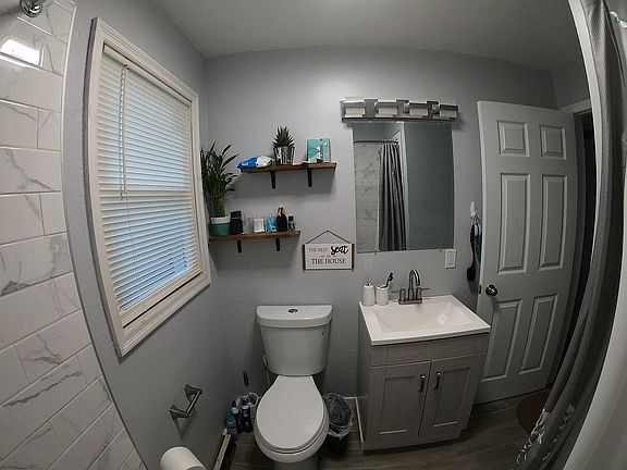 5th image of 198 Twin Oak Dr
