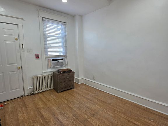 5th image of 5329 Walnut St #1