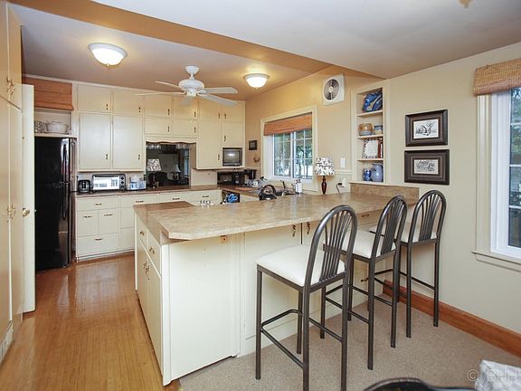 212 pine st-108