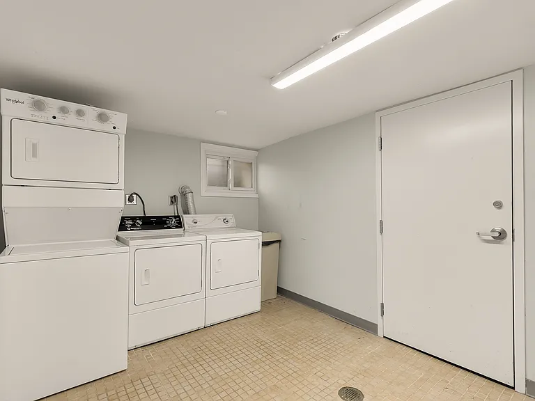 314 V St NE #204 — Photo 9
