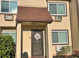 225 High St APT B, Westerly, RI 02891