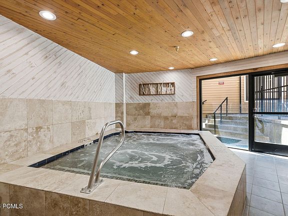 5th image of 1940 Prospector Ave #331