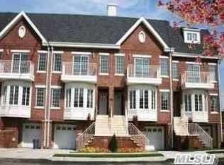 303 Soundview Ln, College Point, NY 11356