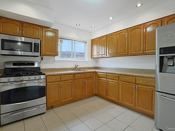 3rd image of 12 Farley Drive
