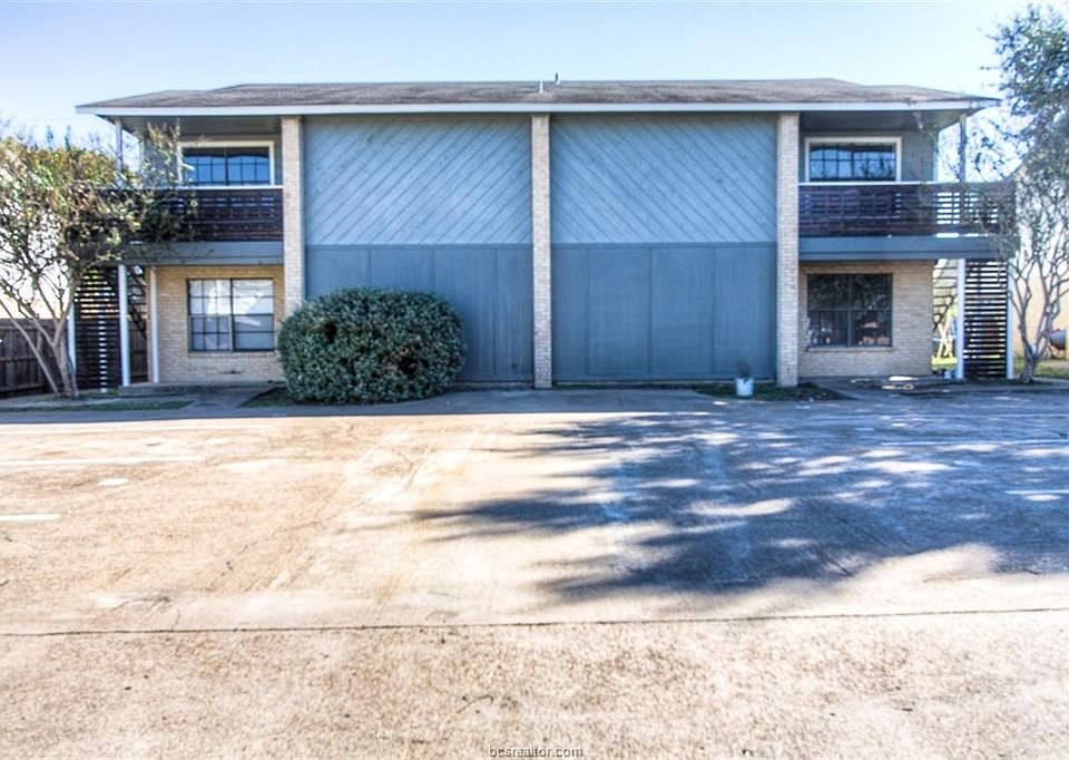 1st image of 806 Navarro Dr APT C