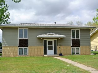 2001 Skyline Dr #1, Minot, ND 58703