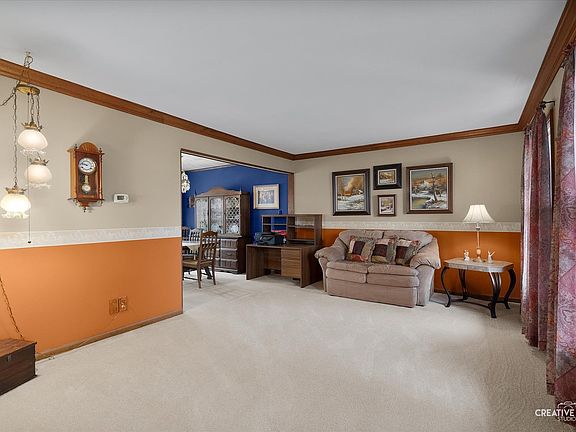 5th image of 36 Spuhler Dr