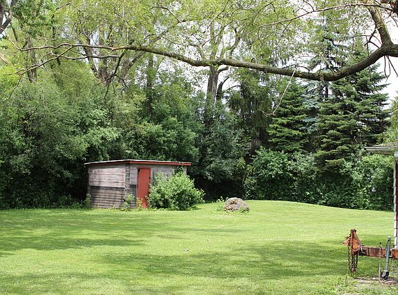 3rd image of 2122 Douglas Ave