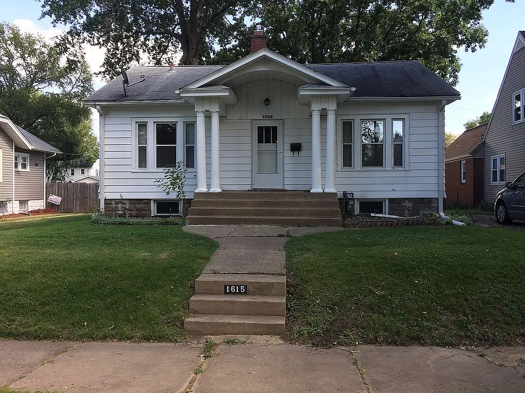 1615 35th St photo 1