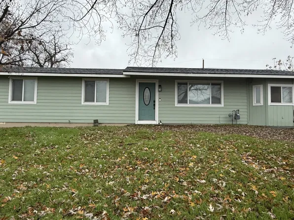 1021 Carolina Rd, Umatilla, OR 97882
