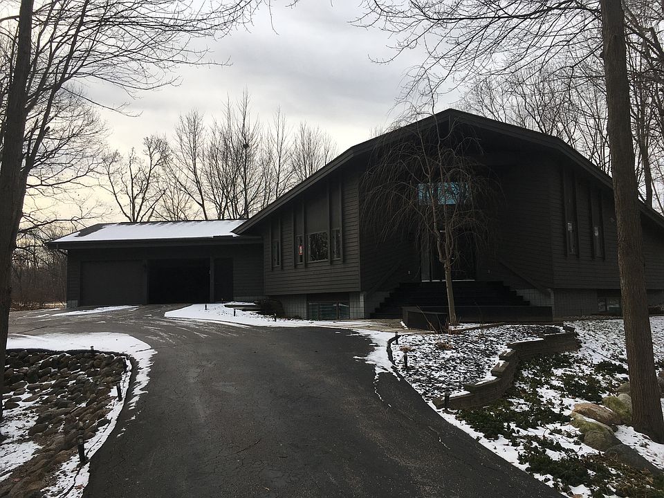 1st image of 2419 N Deer Valley Dr