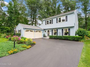 80 Longwood Dr, Clifton Park, NY 12065