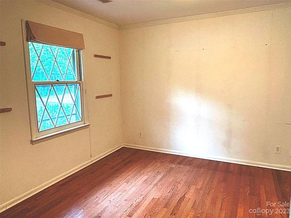 4th image of 1722 Bluebird Dr
