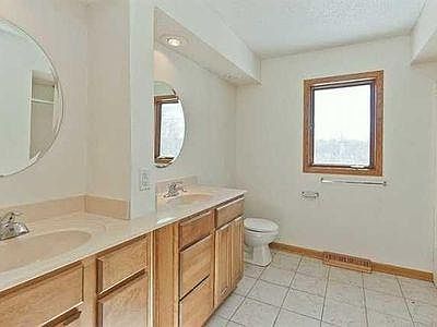 2nd floor bathroom