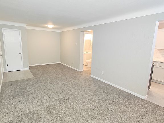 2nd image of 996 Grotto St N #7