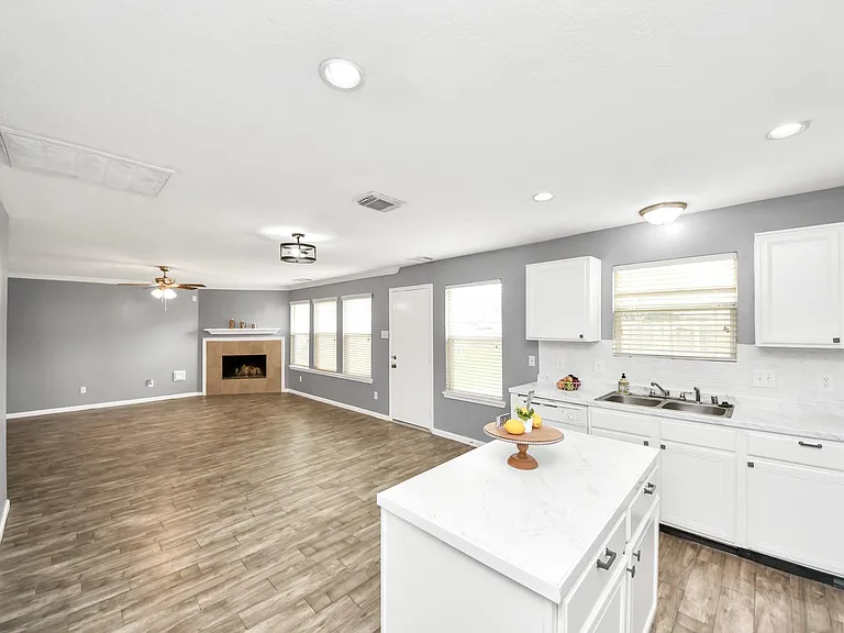 19215 Terra Forest Ct — Photo 21