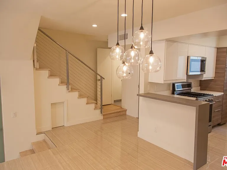 508 N Kings Rd #2 — Photo 4
