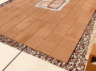 15090 Blackfoot Rd, Apple Valley, CA 92307