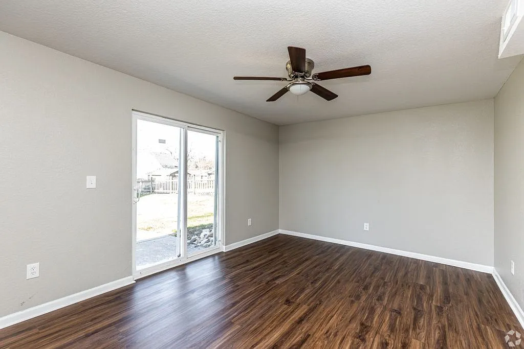 Greenway Apartments — Photo 3