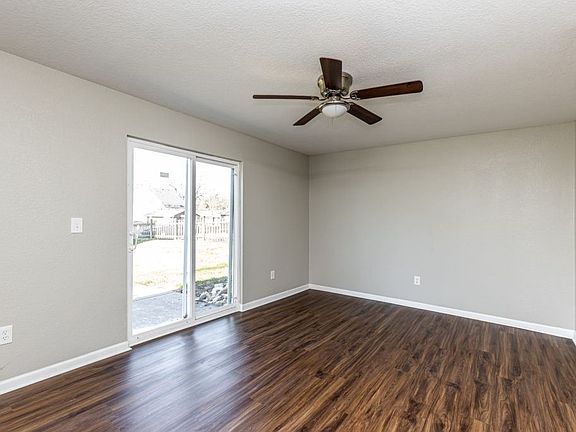 3rd image of 13615 White Ave #907