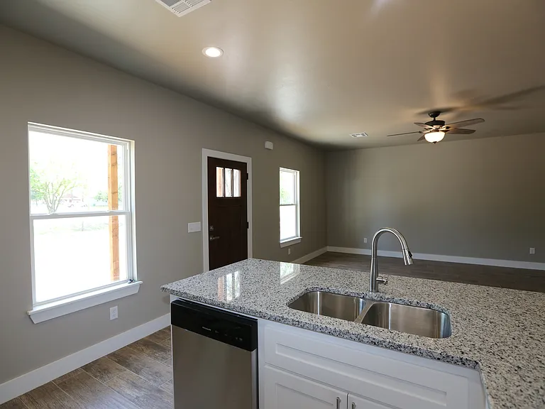 114 W French St — Photo 26