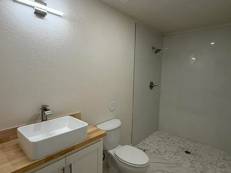 309 Mora Ln #B — Photo 11