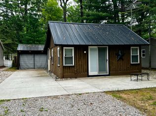 126 Cottage Dr, Prudenville, MI