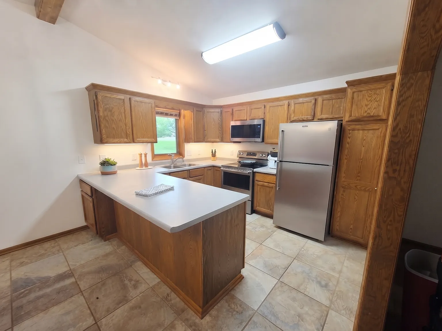 3 bed, 1800 sqft, $2,650 — Photo 4