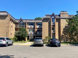 300 Claymoor APT 1G, Hinsdale, IL 60521