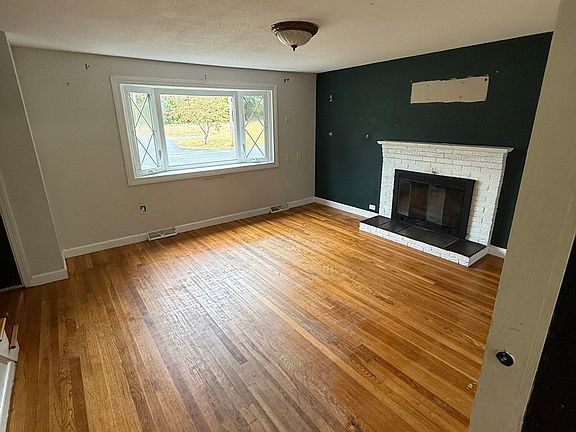 2nd image of 61 N Main St
