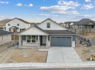 7863 Fortress St, West Richland, WA