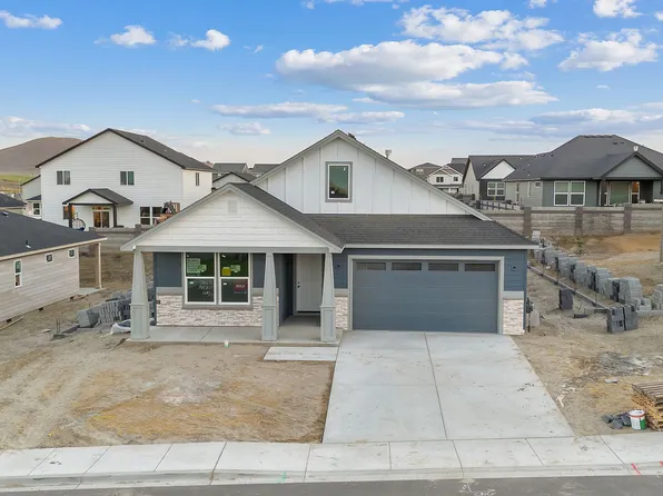 7863 Fortress St, West Richland, WA 99353