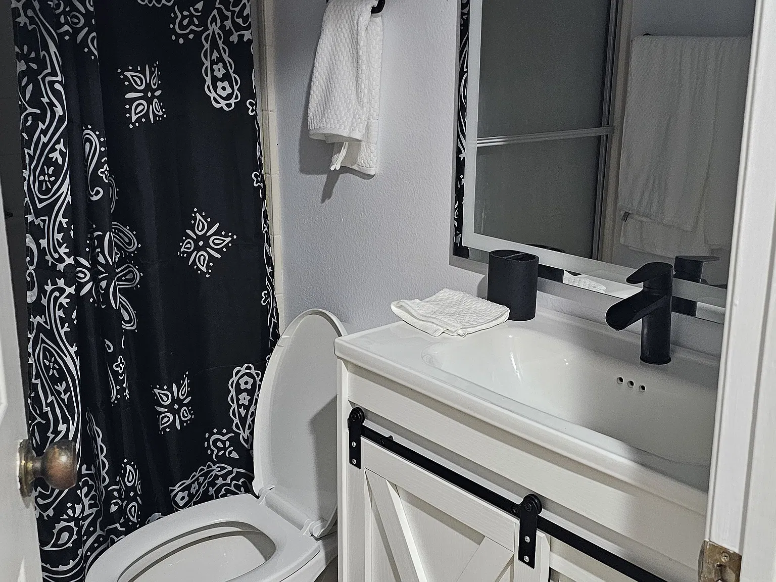1 bed, 600 sqft, $2,300 — Photo 2