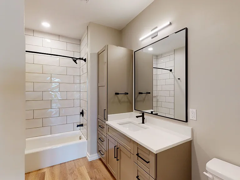 The George Apartments — Photo 102