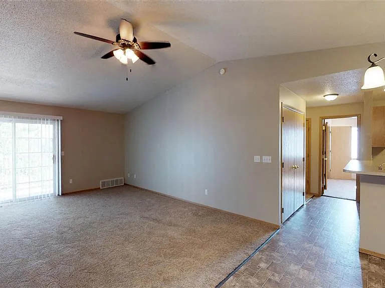 Oakmont Estates — Photo 25