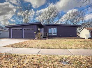 3201 SW Stone Ave, Topeka, KS 66614