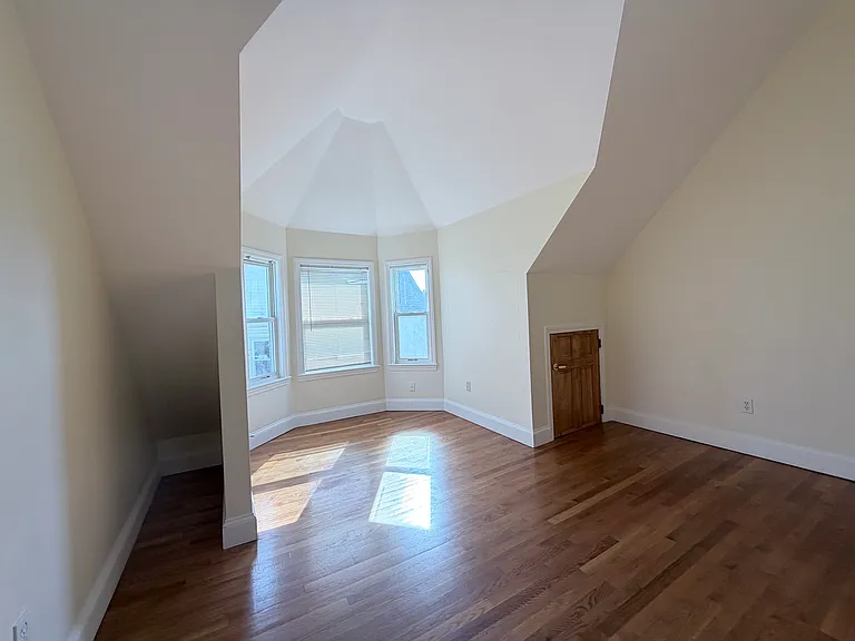 30 Hume Ave #3 — Photo 7