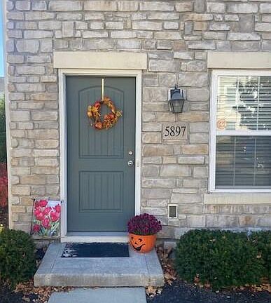 3rd image of 5897 Winberry Creek Dr