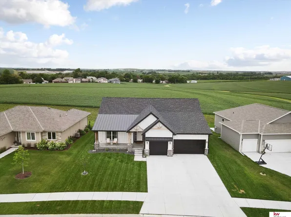 650 N 10th Ave, Springfield, NE 68059