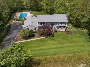 38 Sanford Dr, Easton, CT 06612