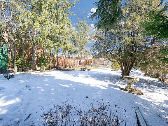 3rd image of 29 Tremont Rd