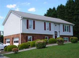 222 Pauline Dr, Lexington, NC 27295