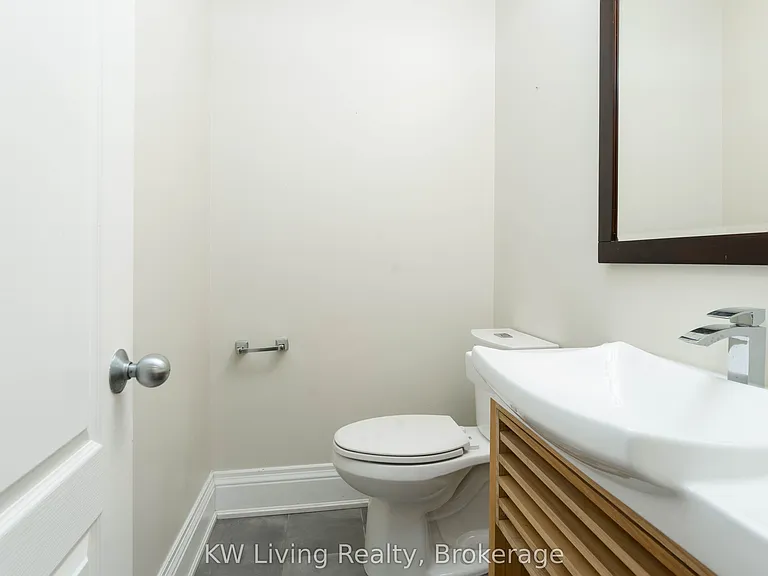 96 Confederation Way — Photo 13