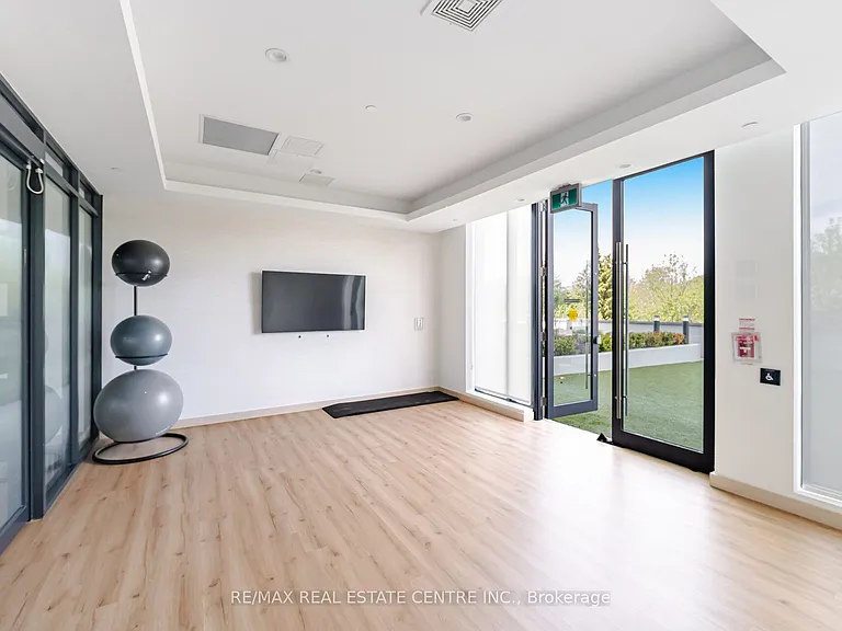 225 Veterans Dr #607 — Photo 38