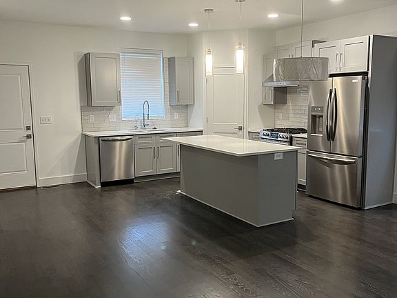 4th image of 405 Marshall St Unit 4